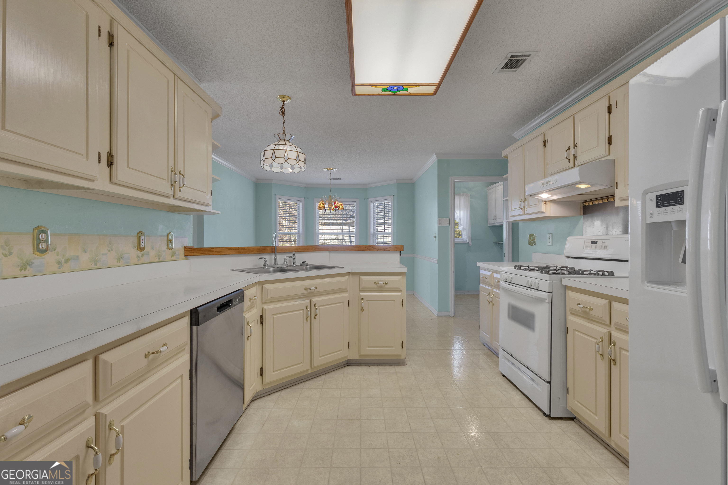 165 Masters Drive Newnan, GA 30265 - Photo 11 of 63