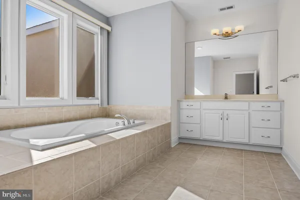 $1,599,999 | 10 Peter Hurd Way, Marlton, NJ 08053