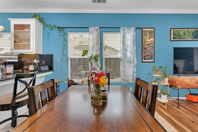 $379,999 | 805 El Tesoro Lane, Los Banos, CA 93635