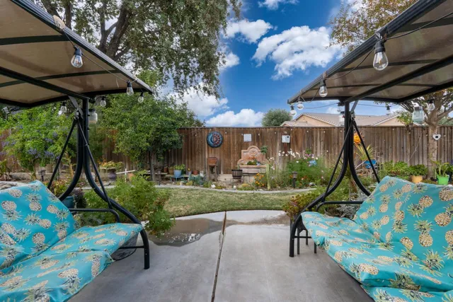 $379,999 | 805 El Tesoro Lane, Los Banos, CA 93635