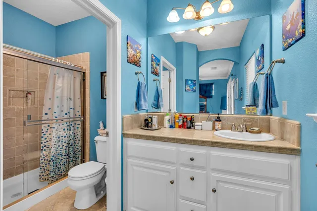 $379,999 | 805 El Tesoro Lane, Los Banos, CA 93635