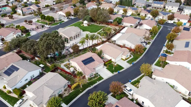 $379,999 | 805 El Tesoro Lane, Los Banos, CA 93635