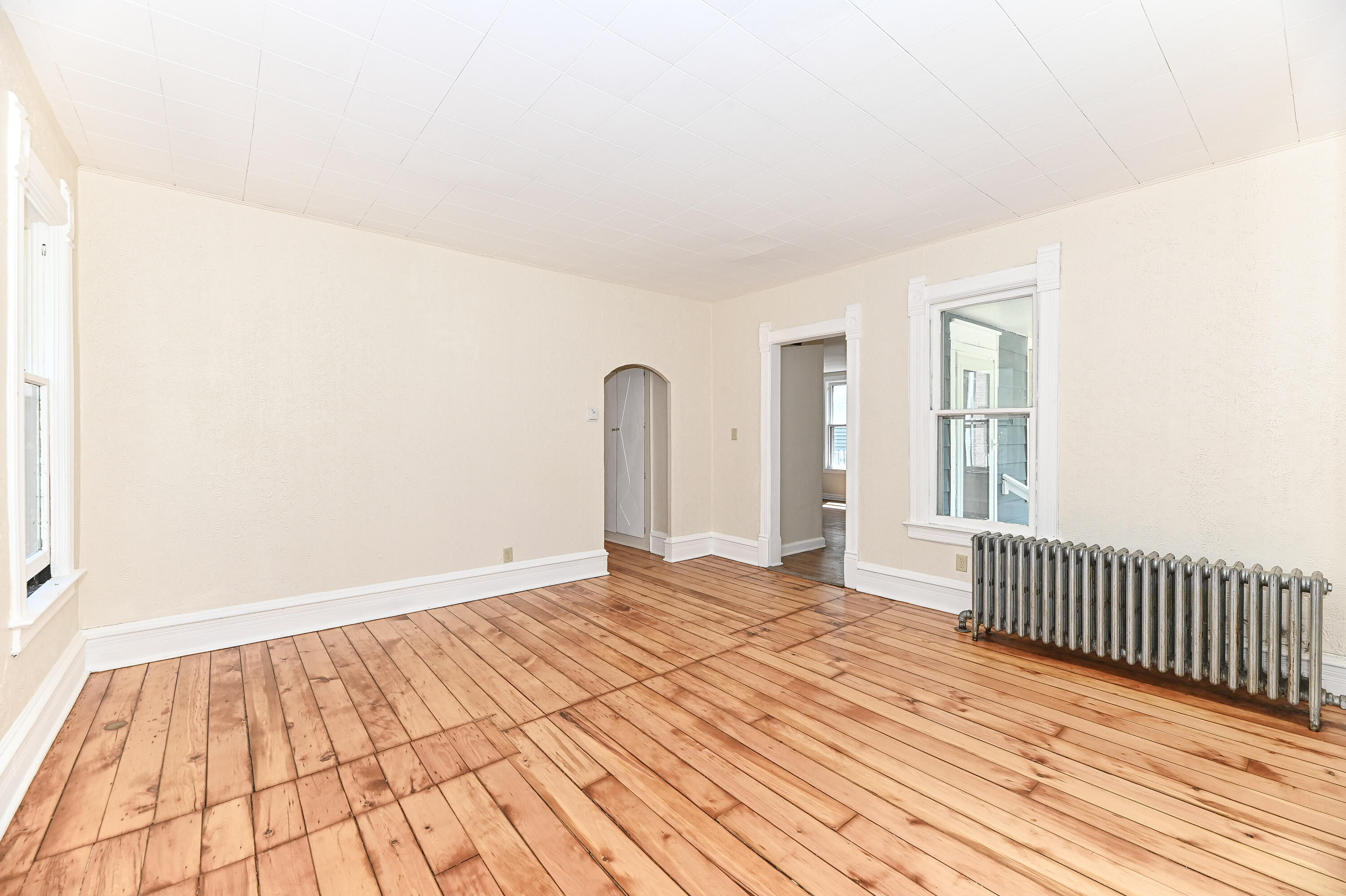 3270 South 92nd Street Milwaukee, WI 53227 - Photo 10 of 30 LR