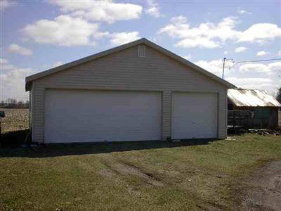 10030 North Center Road Clio, MI 48420 - Photo 4 of 11 20212820-3.JPG