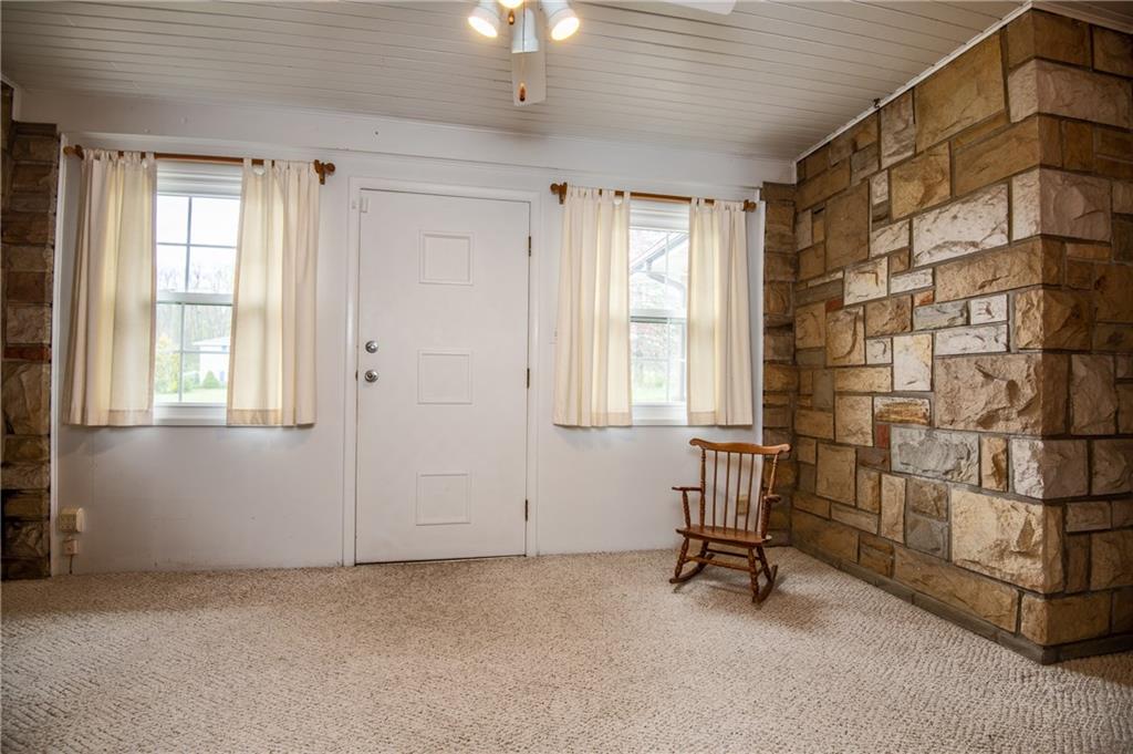 105 Donation Road Greenville, PA 16125 - Photo 3 of 19 Entry Foyer