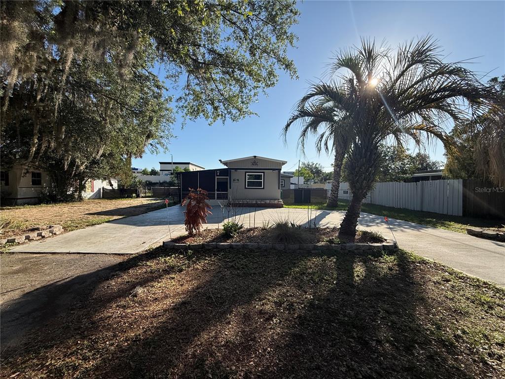 16715 Southeast 101st Ct Road Summerfield, FL 34491 - Photo 1 of 31