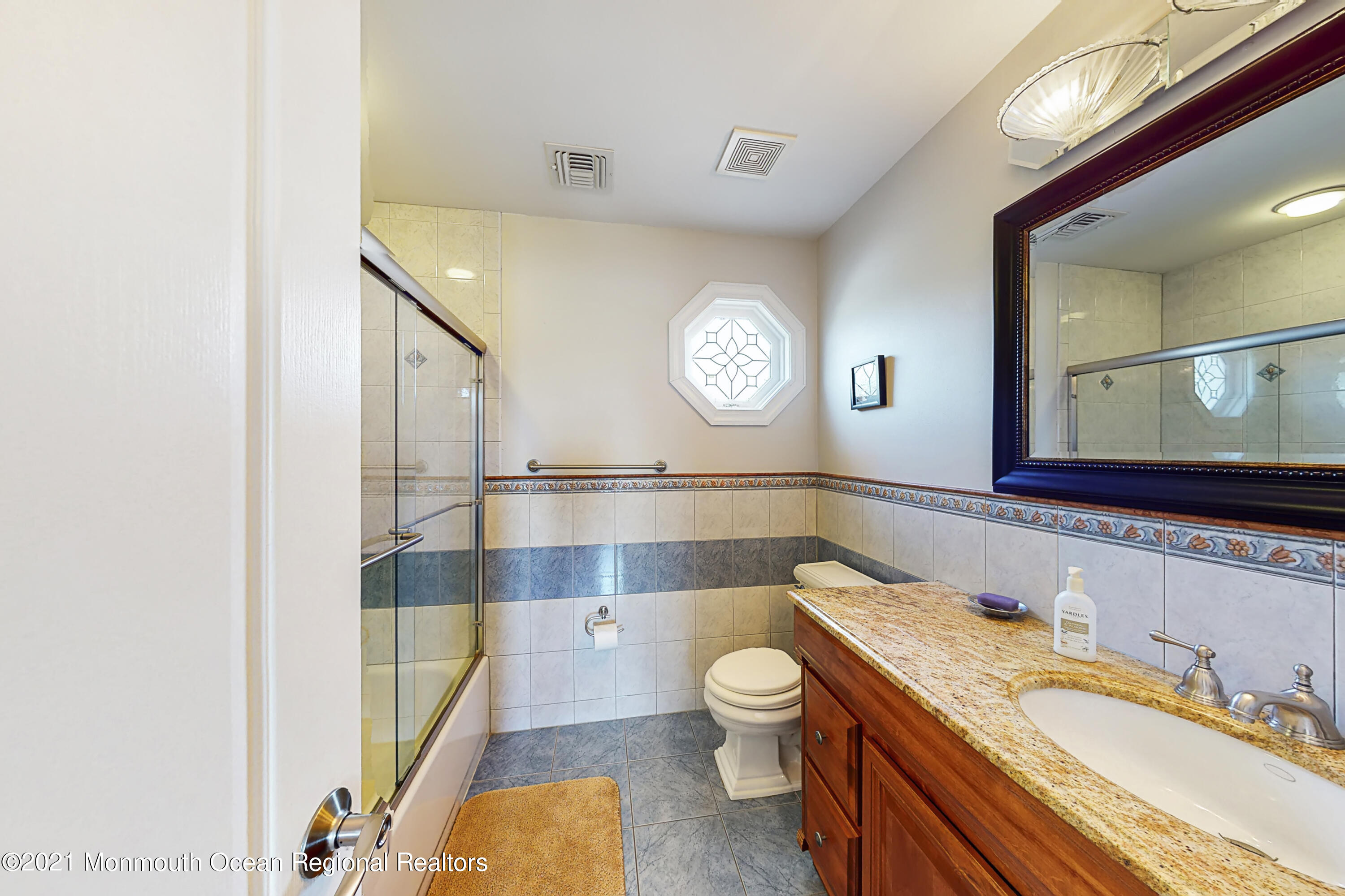 231 South Riverside Drive Neptune Township, NJ 07753 - Photo 22 of 33 2nd floor Full Bath