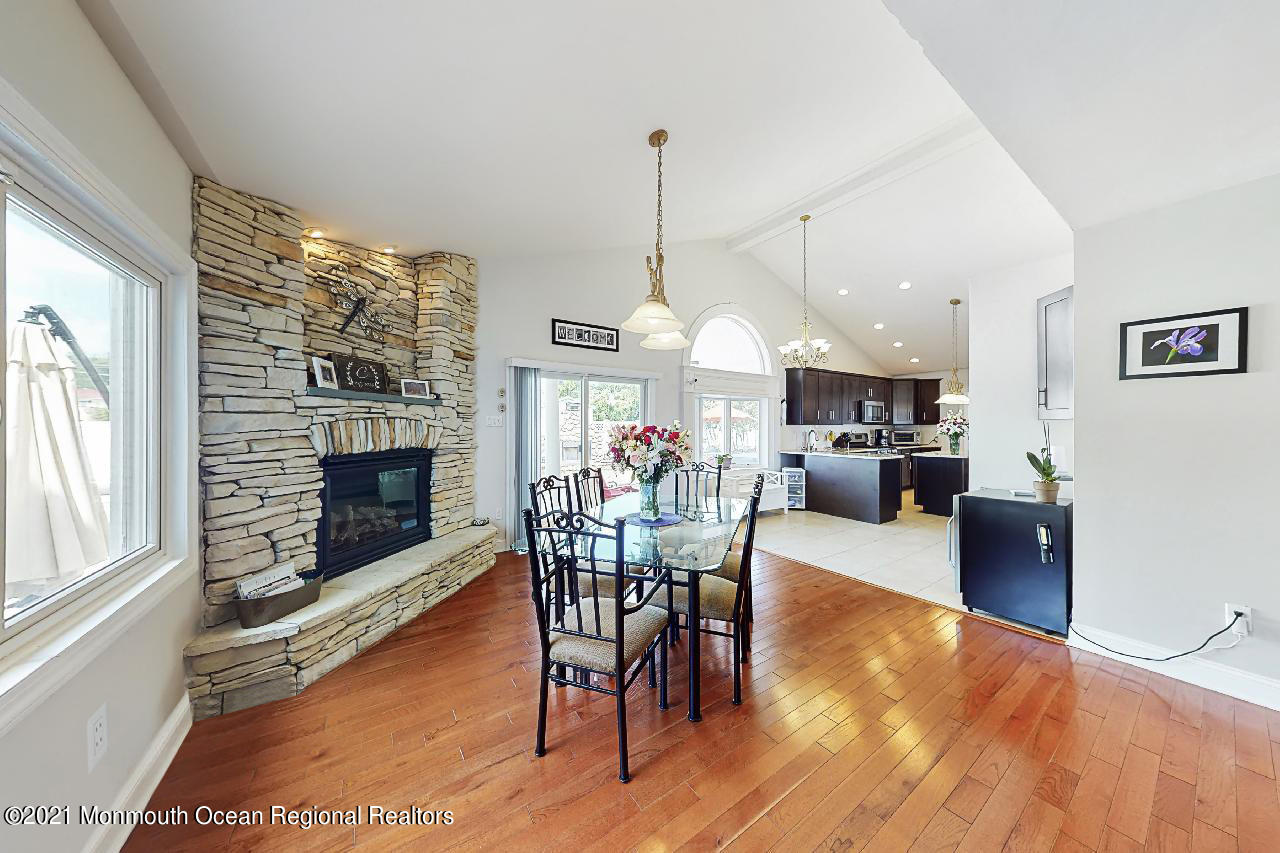 231 South Riverside Drive Neptune Township, NJ 07753 - Photo 6 of 33 Eat-in Kitchen FIreplace