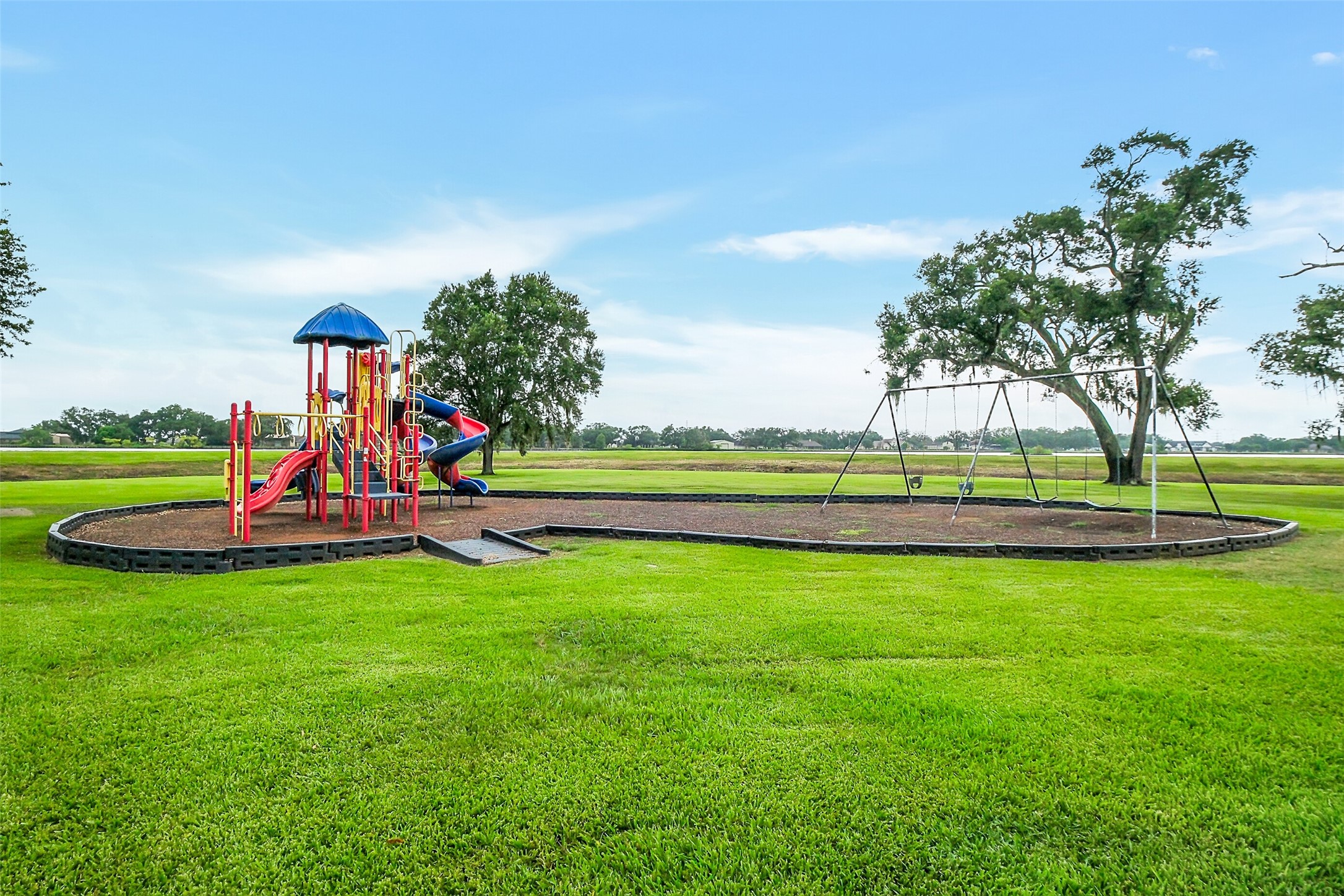 730-736 Rancho Chico Court Angleton, TX 77515 - Photo 8 of 9