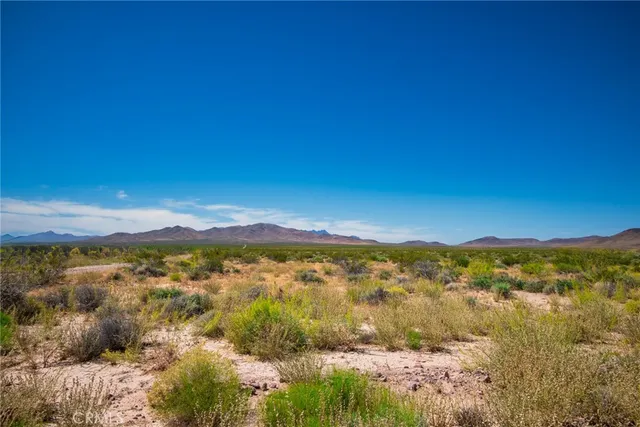 a view of residential space with mountain view