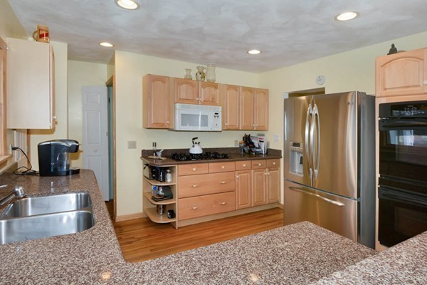 66 Bay State Road Lynn, MA 01904 - Photo 10 of 20 Gallery Image 10
