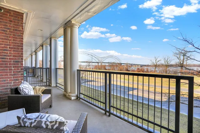 $485,000 | 358 Island Drive, Unit 105, Memphis, TN 38103