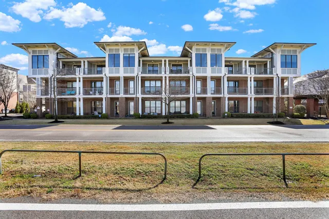 $485,000 | 358 Island Drive, Unit 105, Memphis, TN 38103