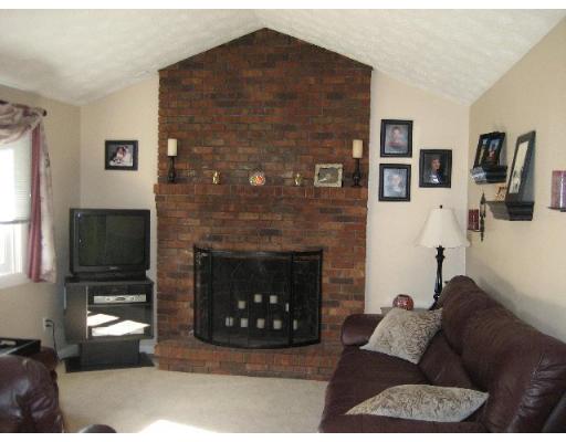 19 Derry Road Methuen, MA 01844 - Photo 4 of 7 Gallery Image 4