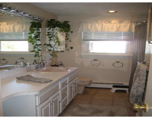 19 Derry Road Methuen, MA 01844 - Photo 5 of 7 Gallery Image 5