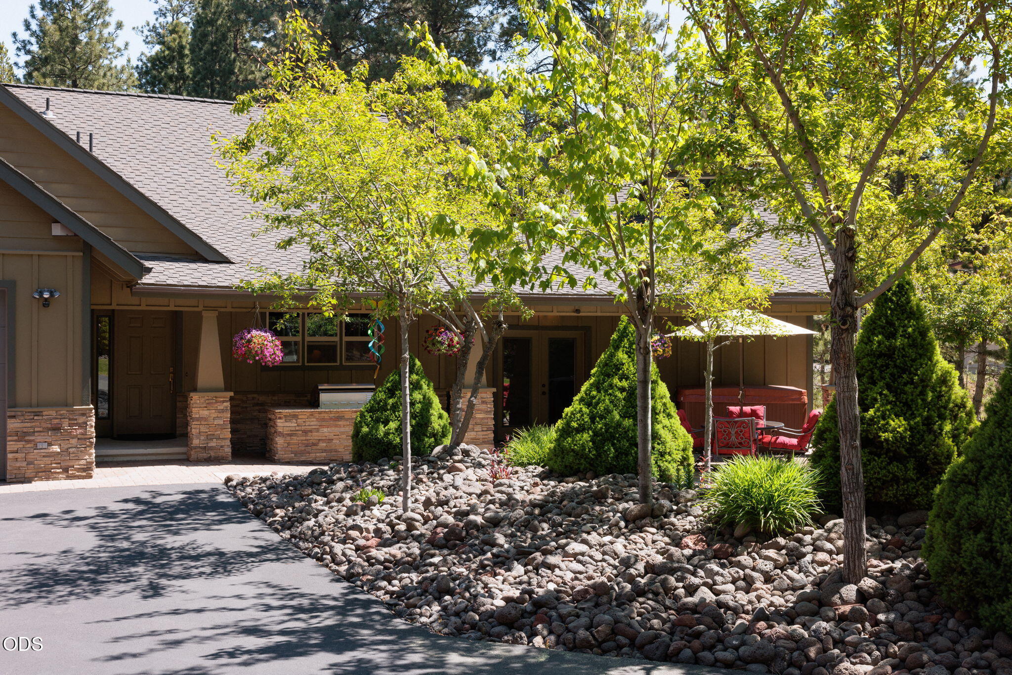16969 Spring River Road Bend, OR 97707 - Photo 7 of 53