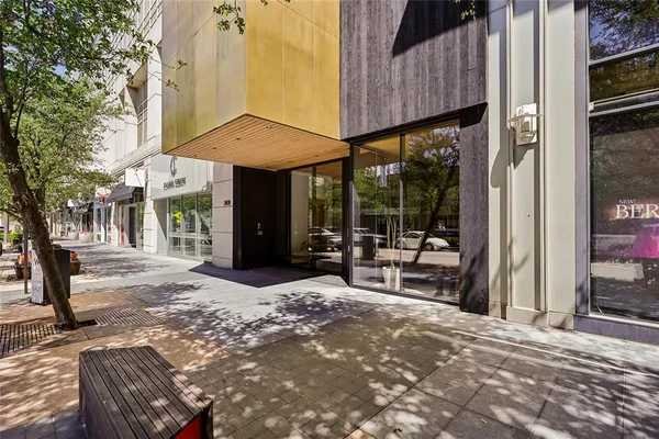 $4,300 | 2408 Victory Park Lane, Unit 832, Dallas, TX 75219