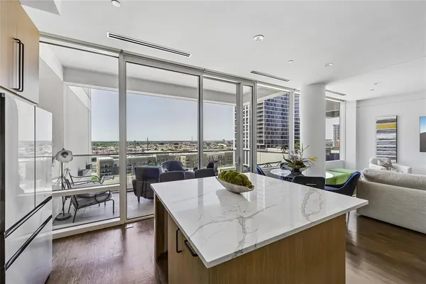 $4,300 | 2408 Victory Park Lane, Unit 832, Dallas, TX 75219