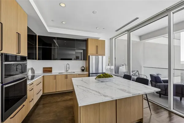 $4,300 | 2408 Victory Park Lane, Unit 832, Dallas, TX 75219