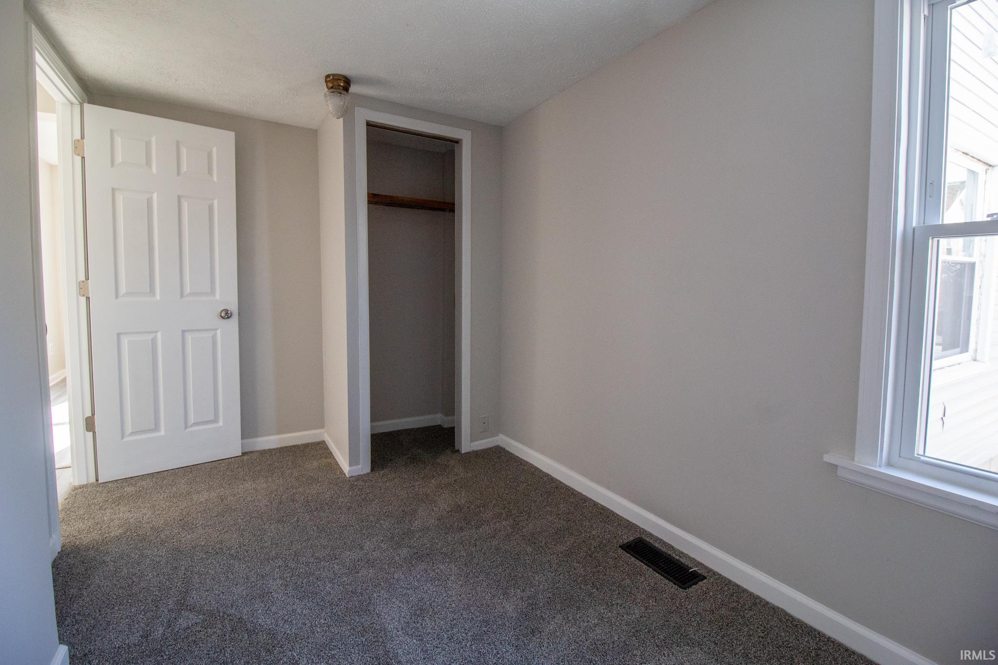 2512 South Walnut Street Yorktown, IN 47396 - Photo 14 of 23