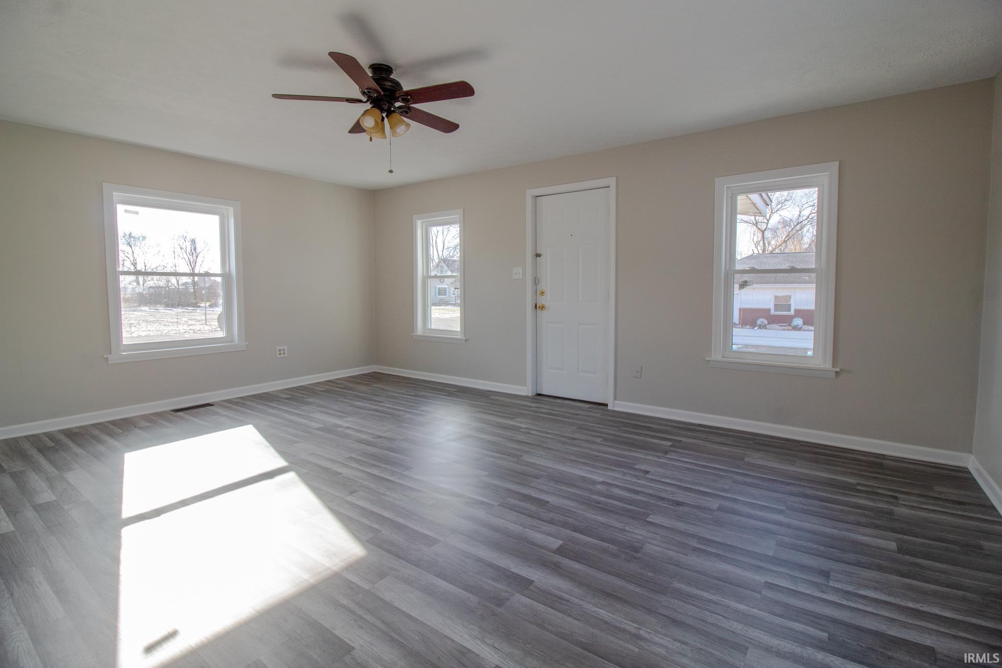 2512 South Walnut Street Yorktown, IN 47396 - Photo 5 of 23