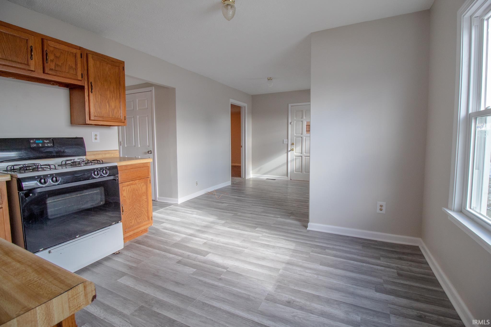 2512 South Walnut Street Yorktown, IN 47396 - Photo 7 of 23