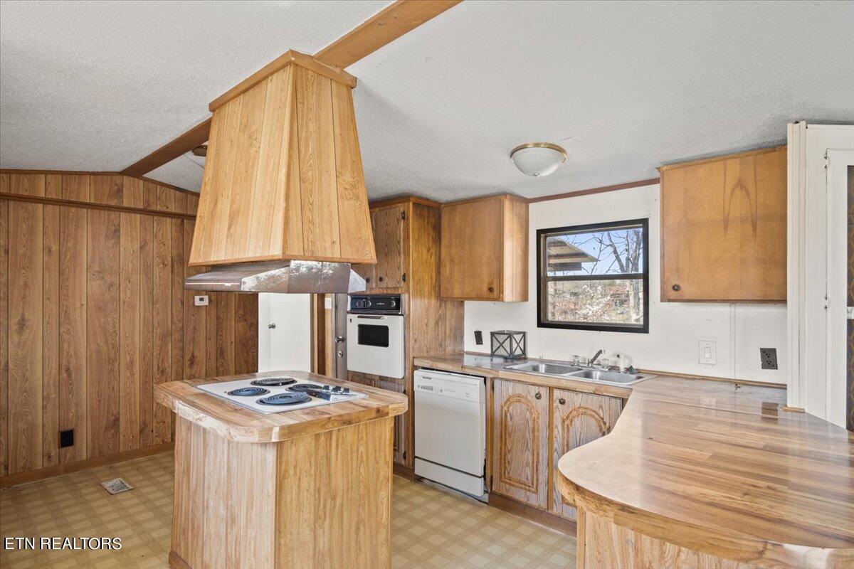 2906 New Blockhouse Road Maryville, TN 37803 - Photo 8 of 22 07-Kitchen