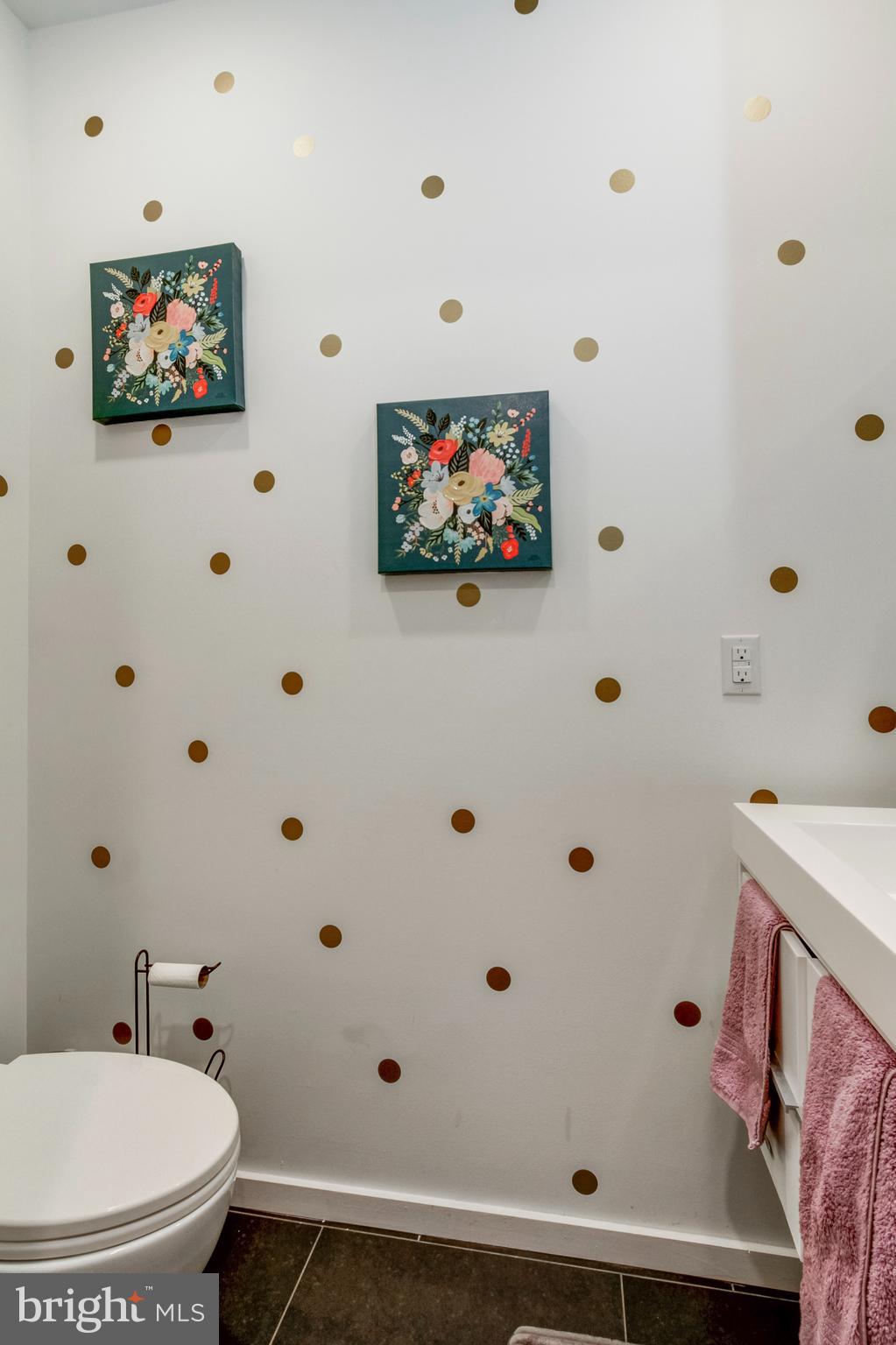 1942 North Front Street, Unit 208 Philadelphia, PA 19122 - Photo 6 of 10 a bathroom with a bathtub and a toilet