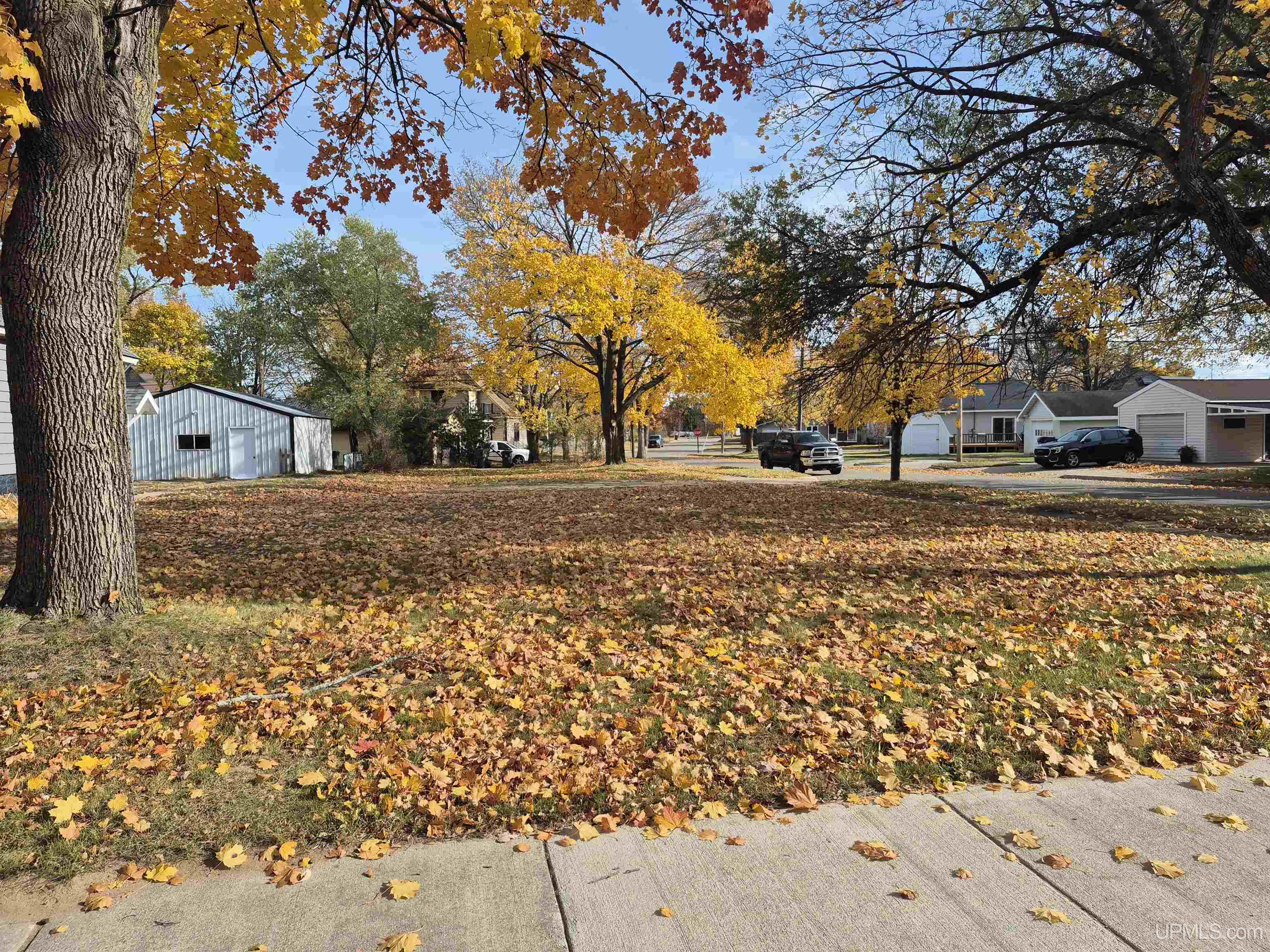 1002 Stephenson Avenue Escanaba, MI 49829 - Photo 4 of 17