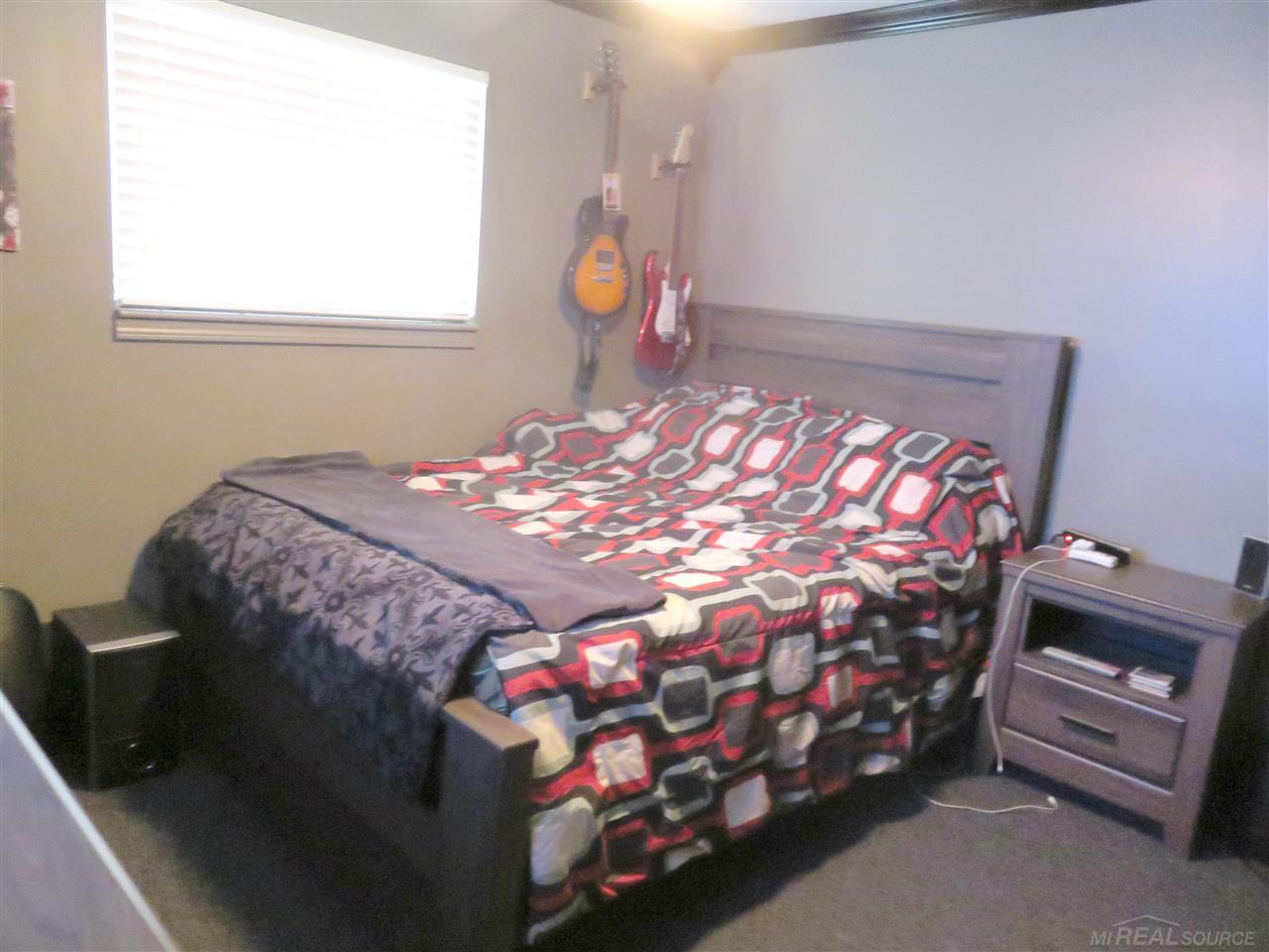 1075 Collingwood Drive Rochester Hills, MI 48307 - Photo 8 of 12