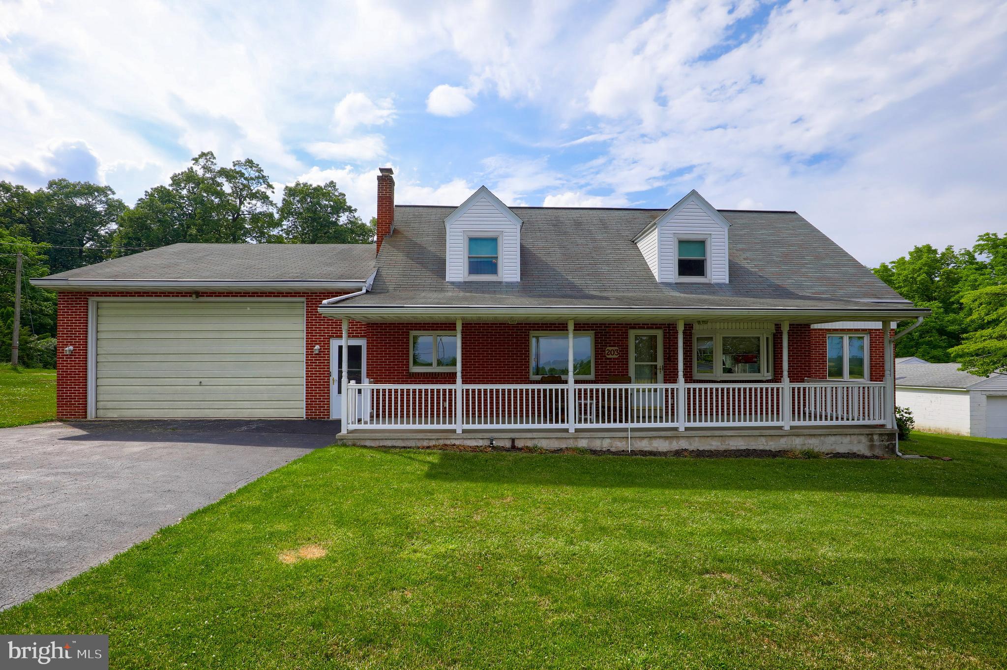 203 West Ridge Road Elizabethtown, PA 17022 - Photo 1 of 39