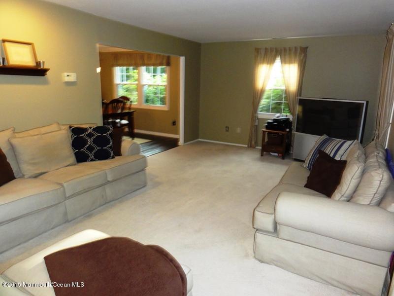 62 Applegate Road Freehold, NJ 07728 - Photo 4 of 10 DSC06646