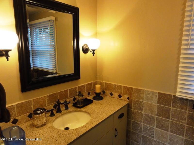 62 Applegate Road Freehold, NJ 07728 - Photo 8 of 10 DSC06667