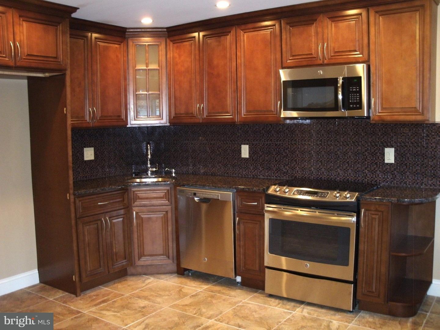 12407 Sweet Briar Road Philadelphia, PA 19154 - Photo 8 of 20