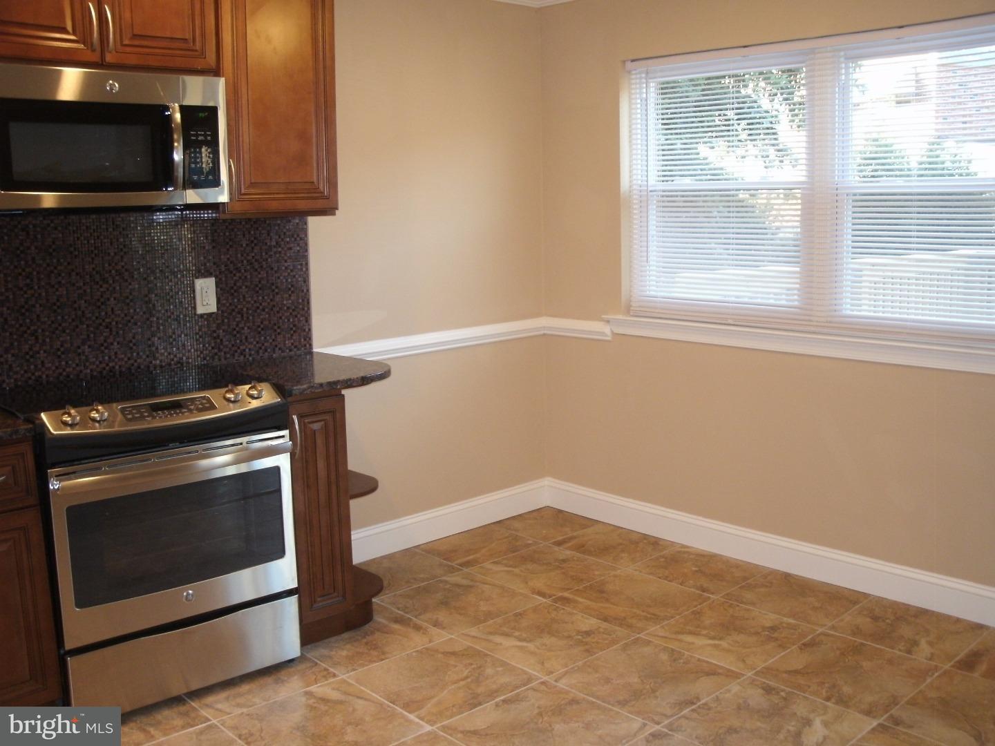 12407 Sweet Briar Road Philadelphia, PA 19154 - Photo 9 of 20