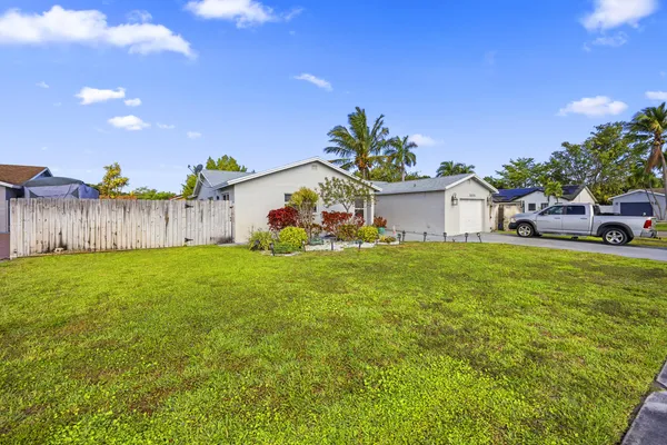 $3,300 | 22731 Southwest 55th Way, Boca Raton, FL 33433
