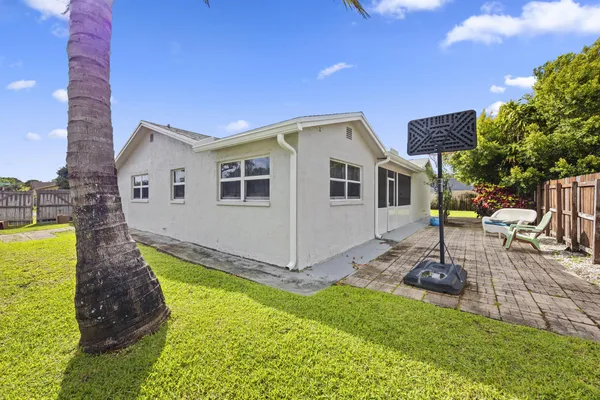 $3,300 | 22731 Southwest 55th Way, Boca Raton, FL 33433