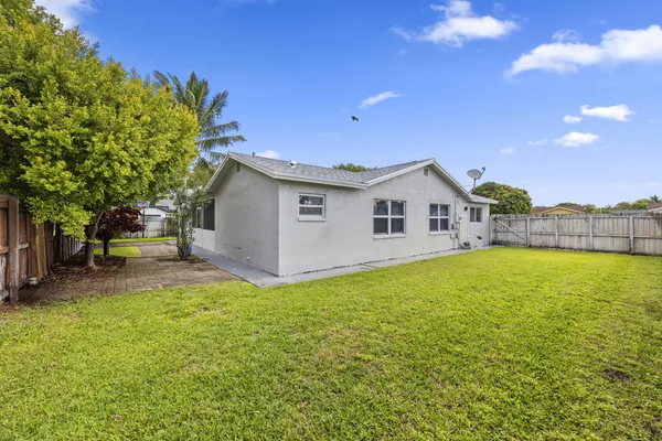 $3,300 | 22731 Southwest 55th Way, Boca Raton, FL 33433