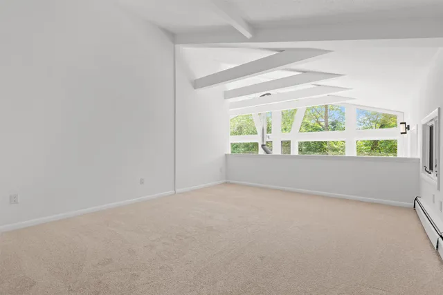 $569,900 | 110 Tamarack Road, Thornton, NH 03285