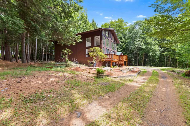 $569,900 | 110 Tamarack Road, Thornton, NH 03285