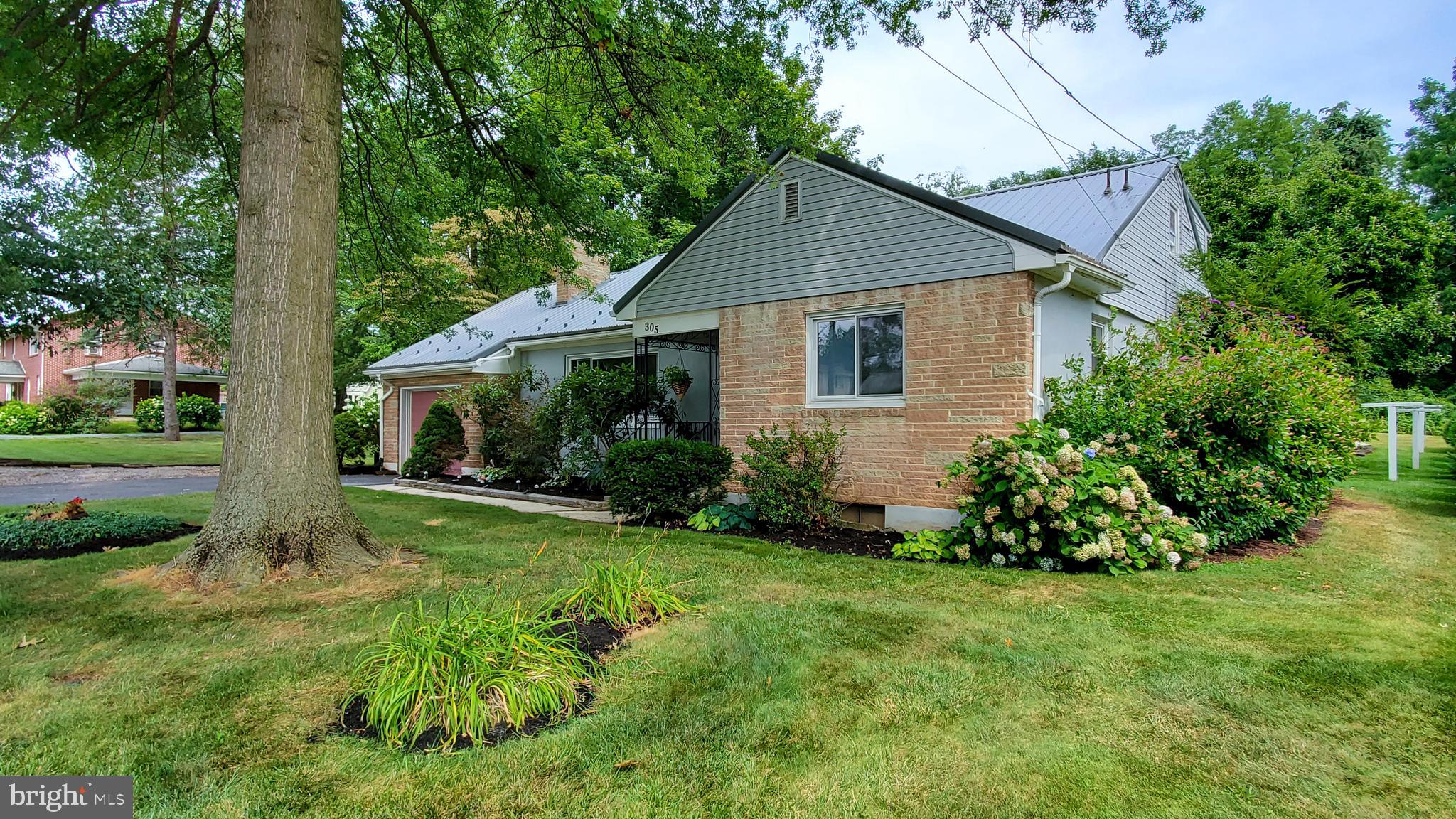 305 Roxbury Road Shippensburg, PA 17257 - Photo 3 of 32 Front of House