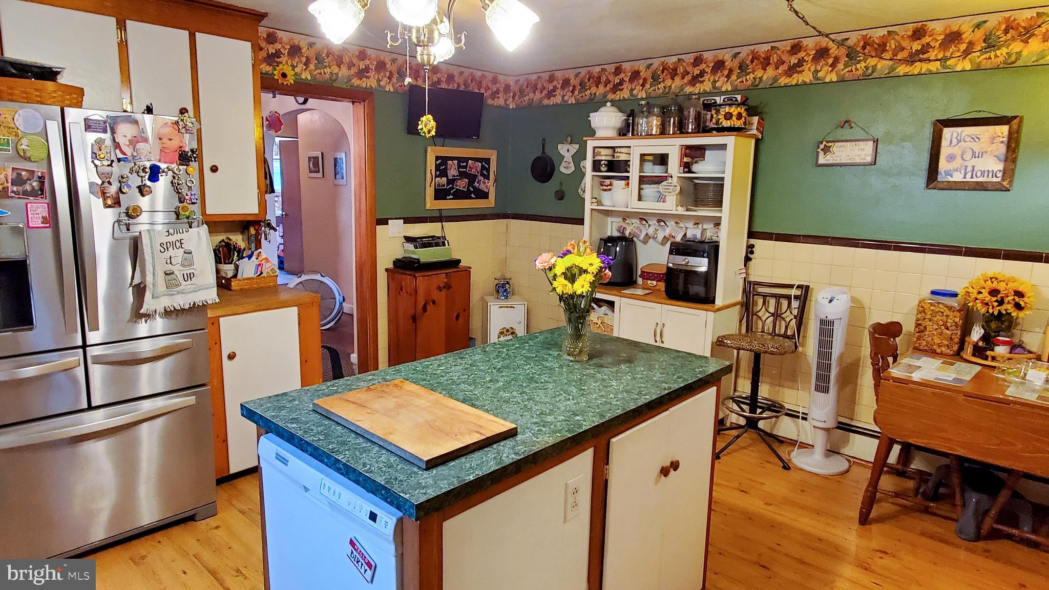 305 Roxbury Road Shippensburg, PA 17257 - Photo 10 of 32 Kitchen