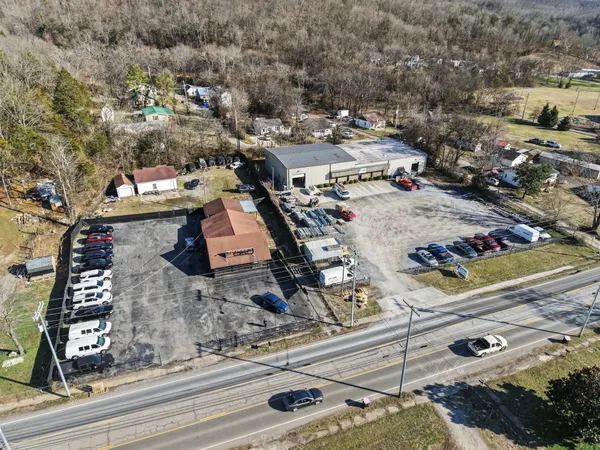 $2,000,000 | 1195 Louisville Highway, Goodlettsville, TN 37072