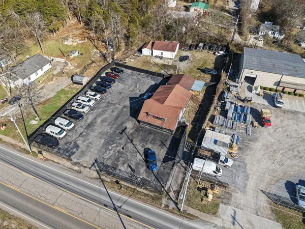$2,000,000 | 1195 Louisville Highway, Goodlettsville, TN 37072