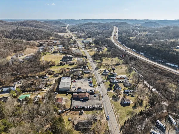 $2,000,000 | 1195 Louisville Highway, Goodlettsville, TN 37072