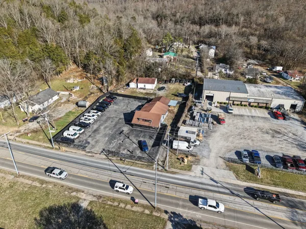 $2,000,000 | 1195 Louisville Highway, Goodlettsville, TN 37072