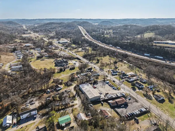 $2,000,000 | 1195 Louisville Highway, Goodlettsville, TN 37072