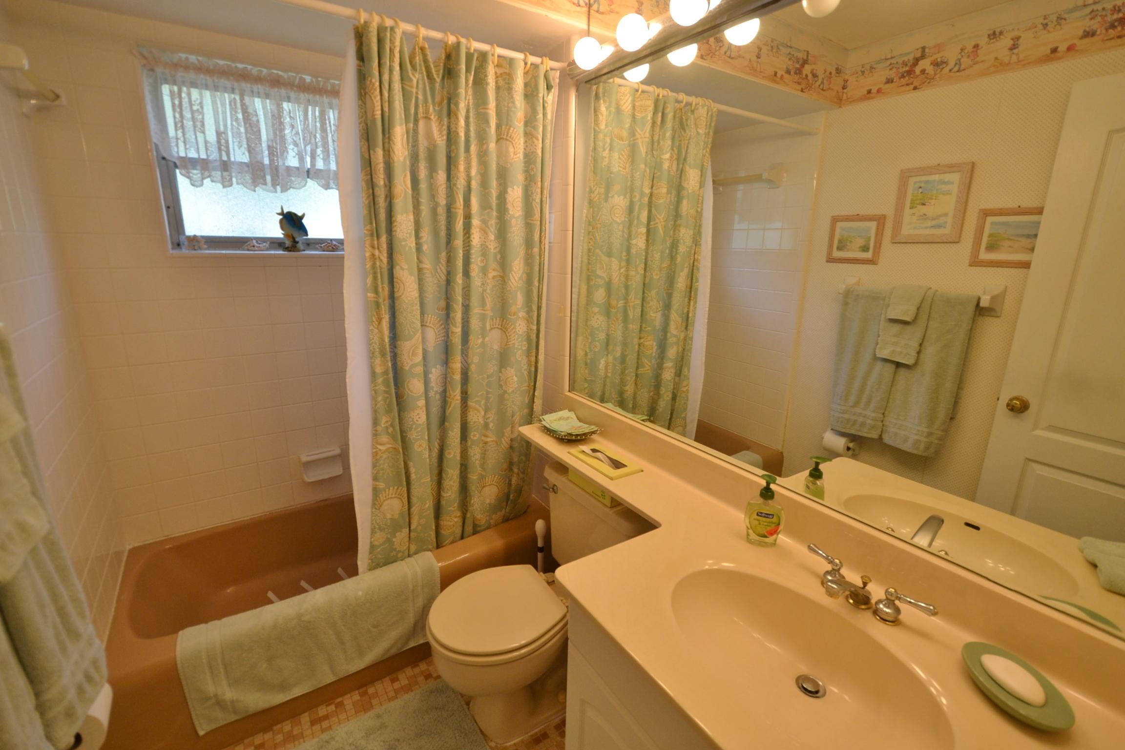 42 Bimini Cove Drive Ocean Ridge, FL 33435 - Photo 14 of 23 bath2