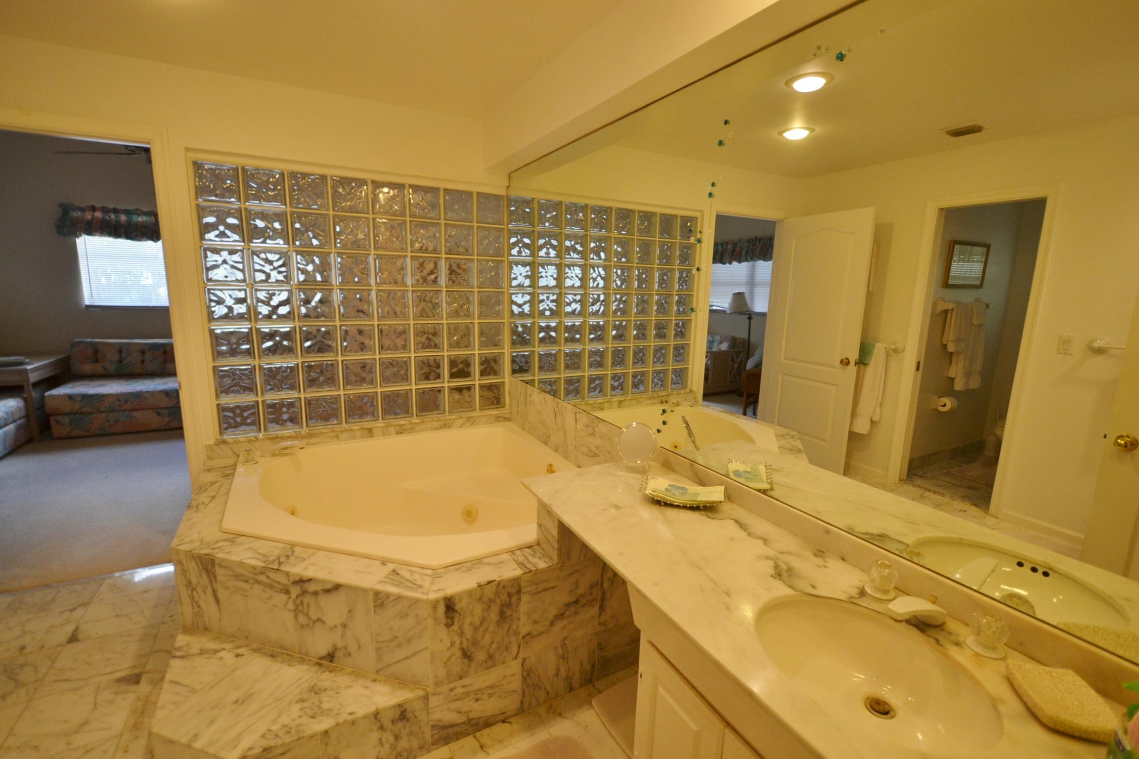 42 Bimini Cove Drive Ocean Ridge, FL 33435 - Photo 10 of 23 mbath1