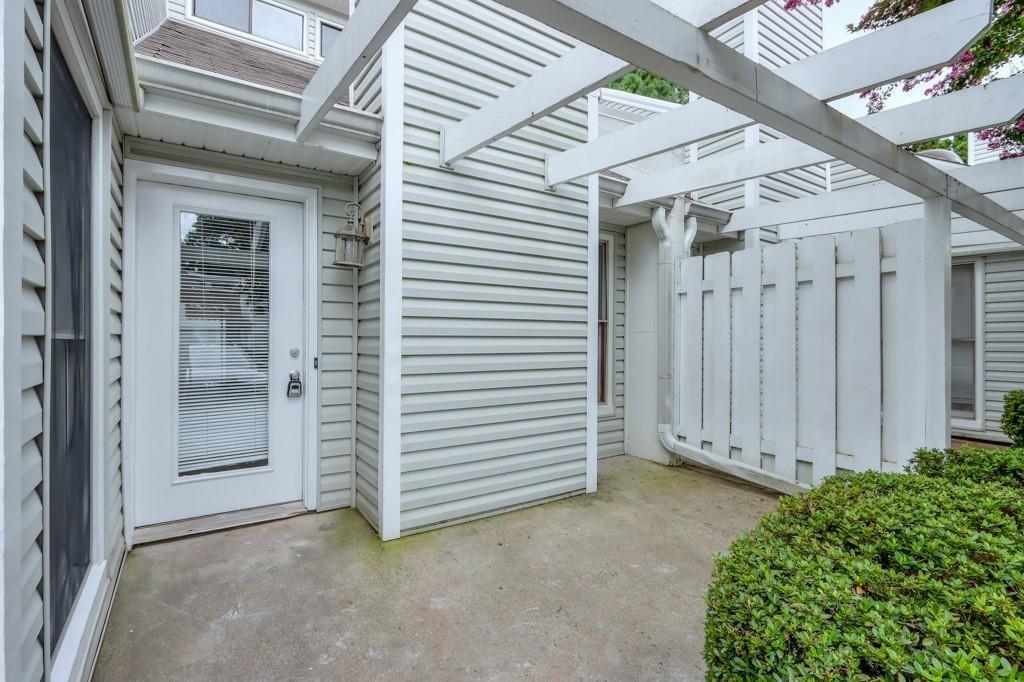 1627 Homestead Trail Alpharetta, GA 30004 - Photo 2 of 29